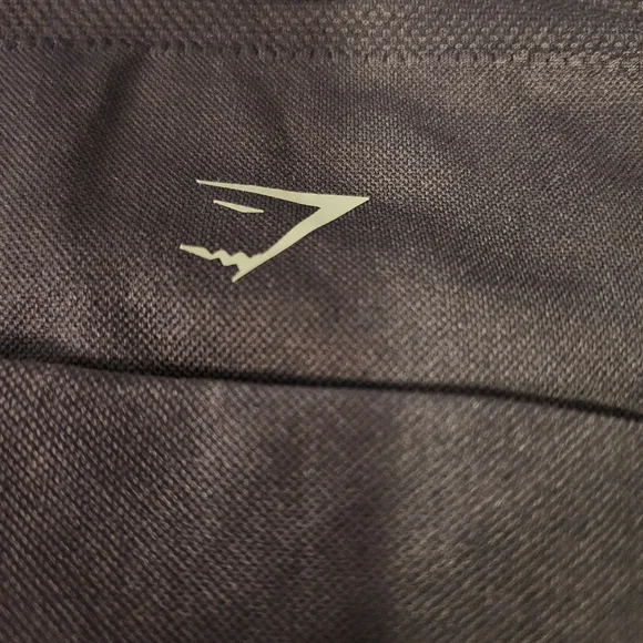 Womens Gym Shark Cropped W/ Thumb Holes. Excellent Condition.  NWOT - Picture 2 of 3